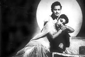 Guru Dutt and Mala Sinha in the 1957 film 'Pyaasa'