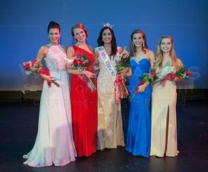 Lucy Edwards (center) among the top five women at the 2014 Miss Vermont pageant