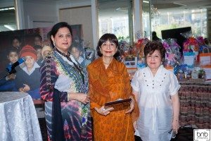 Madhur Jaffrey receives Woman of Distinction Award from Children's Hope India board members Kavita Lund (left) and Lavina Melwani (right). Photo courtesy of BNB Photography. 