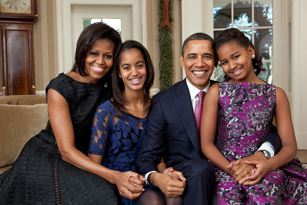Obama family in the Oval Office (Courtesy of Pete Souza, official White House photographer)