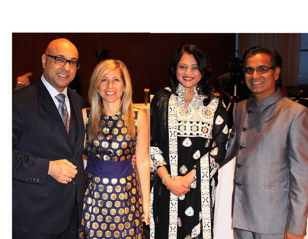 Keynote speaker Ali Velshi and his wife, Lori Wachs, with Dr. Kavita Gupta and Dr. Sanjay Gupta of AIF.