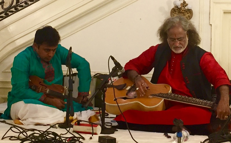 H.N. Bhaska (left) and Pandit Vishwa Mohan Bhatt performing jugalbandi at the Embassy of India on April 6.