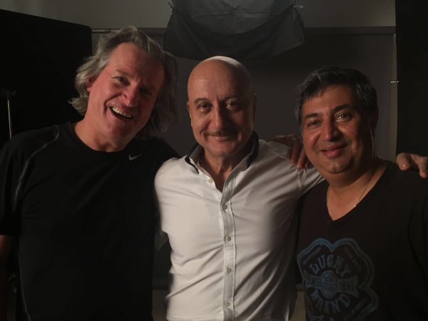 Anupam Kher with producer David Womark & director Tabrez Nooran (Courtesy of twitter)
