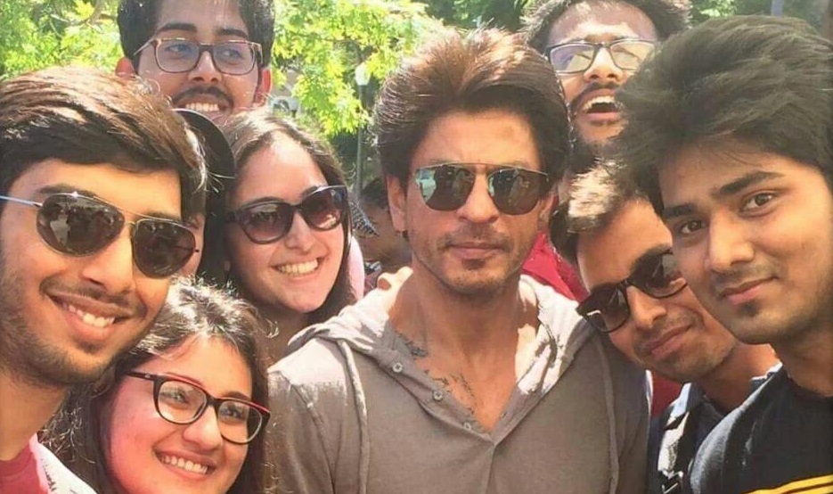 Shah Rukh Khan at USC with fans