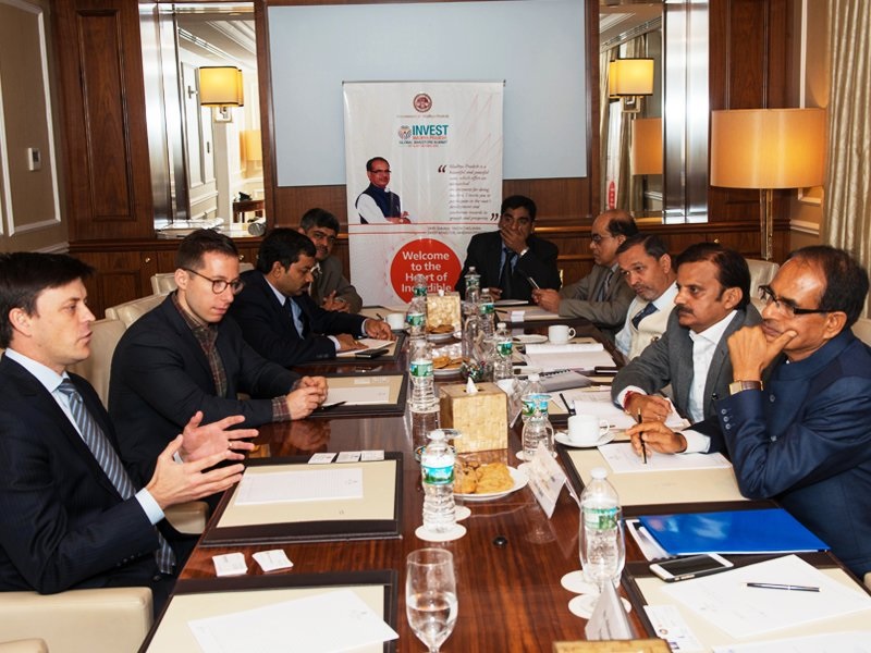 Madhya Pradesh Chief Minister Shivraj Singh Chouhan meeting with US business executives in New York during his visit to the United States in August 2016. Photo credit: Twitter