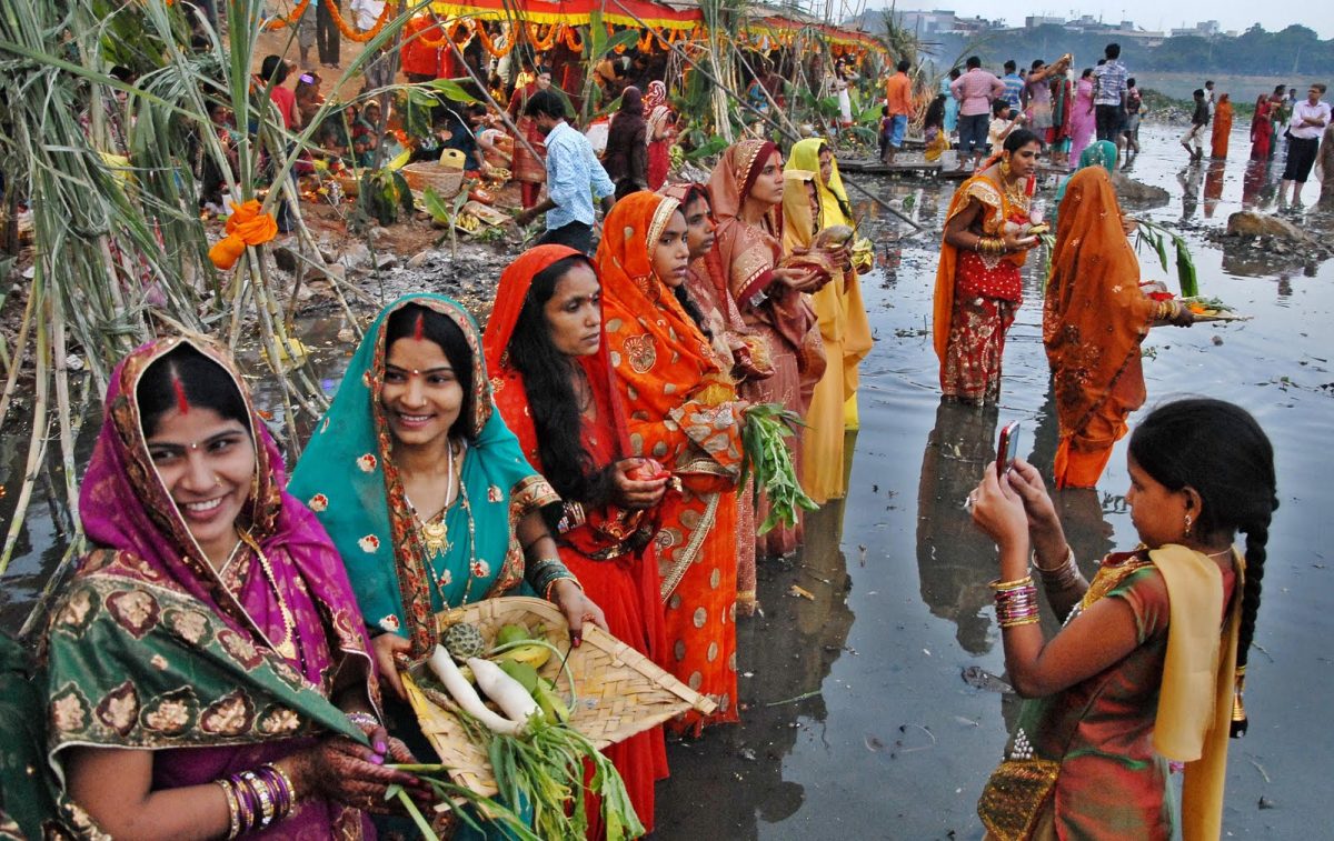 Indian Americans Celebrate Chhath On The Banks Of Potomac River The 