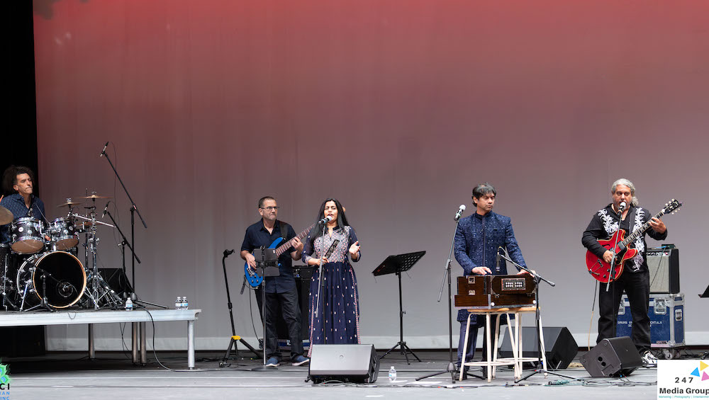 In a fitting grand finale to the DC South Asian Music Festival, Grammy award-winning singer Falu engaged the audience in a back-and-forth riff of the notes of raga Jog and had them dancing to a garba in front of the stage. Falu was accompanied by her husband, Gaurav, along with drummer Greg Gonzalez, guitarist Bryan Vargas, and bassist Leo Traversa. 